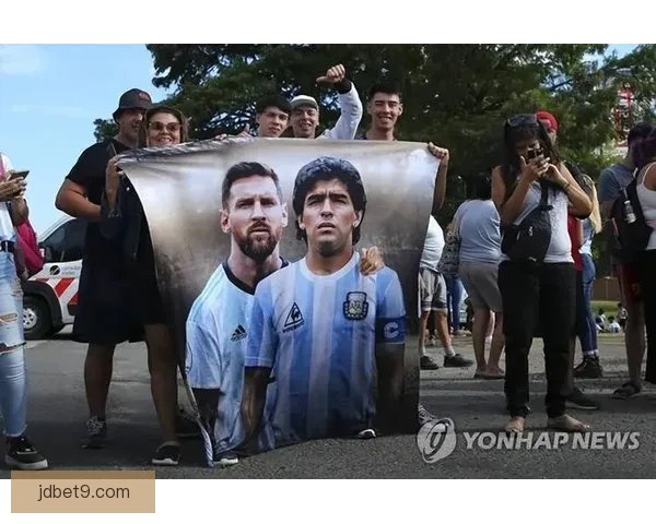 体育画报足坛五十大巨星评选梅西马拉多纳贝利稳居前三引领时代传奇